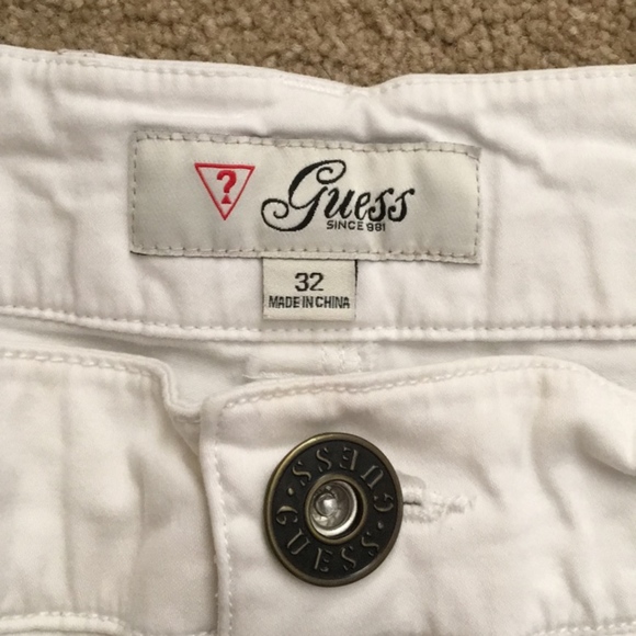 Guess white shorts - Picture 3 of 6